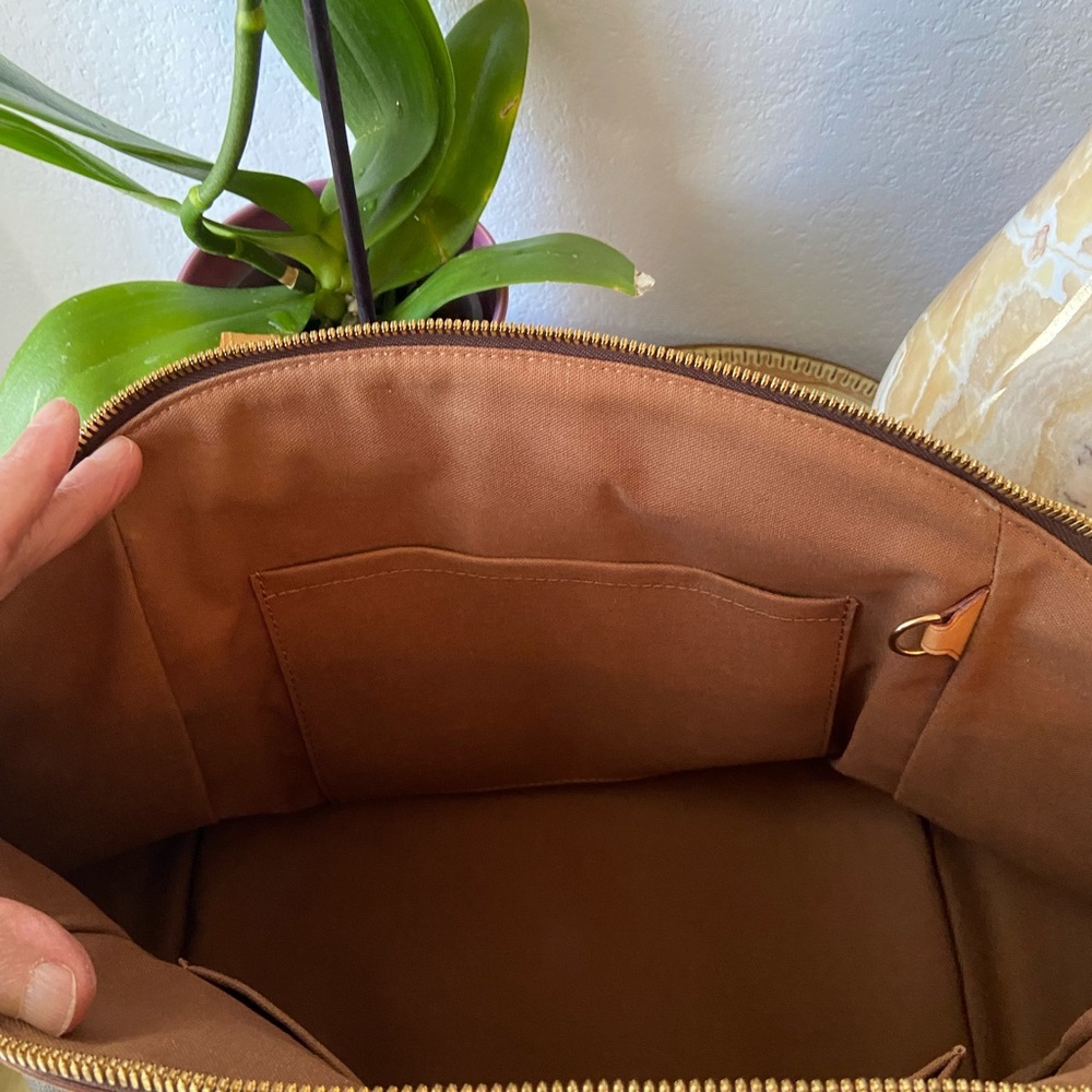 🎉Louis Vuitton 🎉Tivoli GM - Picture 11 of 16